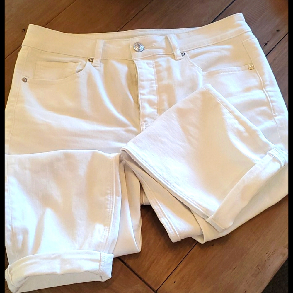 AEO 10XS Crop White Tomgirl Jeans